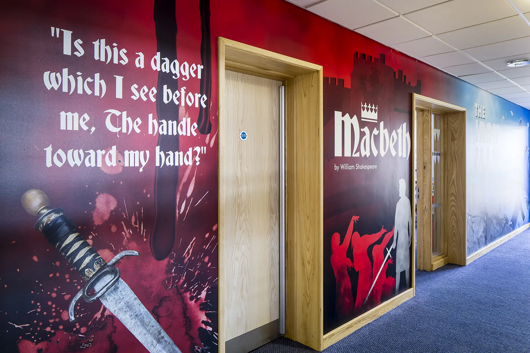 Lee chapel book corridor